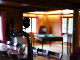 Charming Chalet Surrounded by Nature in Durbuy