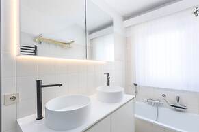 Corner Apartment on 5th Floor