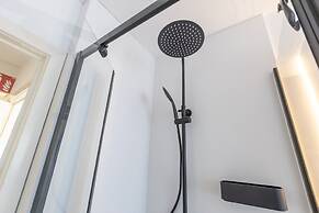 Corner Apartment on 5th Floor