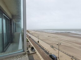 Corner Apartment on 5th Floor