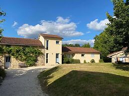 Spacious Cottage in Limousin With Private Pool