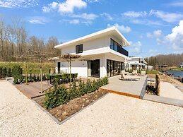 Water Villa With Infrared Sauna and Jetty