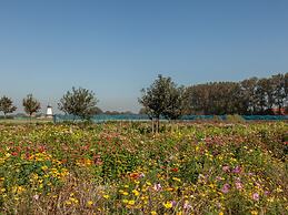 Stylish Zeeland Stay BBQ