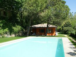 Modern Bungalow in Garda With Pool