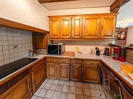 Magnificent Home in Tilf With Garden