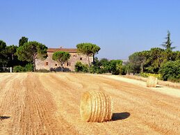 Nice Farmhouse in Asciano With Shared Pool