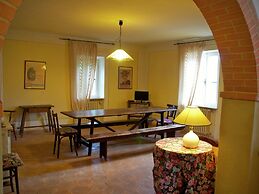 Nice Farmhouse in Asciano With Shared Pool