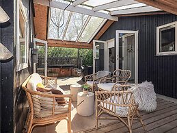 6 Person Holiday Home in Hojslev