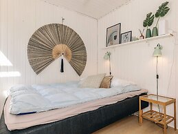 6 Person Holiday Home in Hojslev