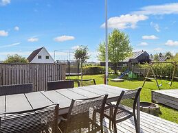 6 Person Holiday Home in Hojslev