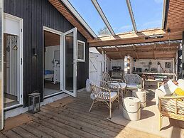 6 Person Holiday Home in Hojslev