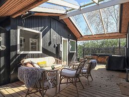 6 Person Holiday Home in Hojslev