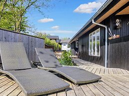 6 Person Holiday Home in Hojslev
