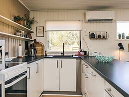 6 Person Holiday Home in Hojslev