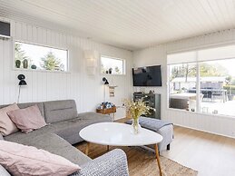 6 Person Holiday Home in Hojslev