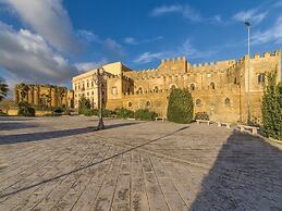 Charming Villa With Swimming Pool