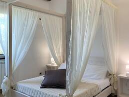 Charming Villa With Swimming Pool