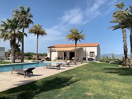 Charming Villa With Swimming Pool