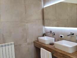 Charming Villa With Swimming Pool