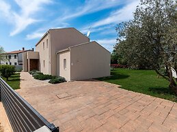 Luxury Villa With Swimming Pool and Sauna