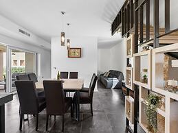 Luxury Villa With Swimming Pool and Sauna