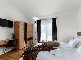 Luxury Villa With Swimming Pool and Sauna