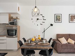 Apartment Why Not - Two Bedroom Apartment With Balcony