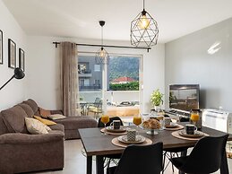 Apartment Why Not - Two Bedroom Apartment With Balcony