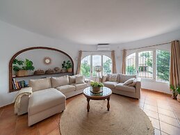 Great Holiday Home in Benissa With Pool