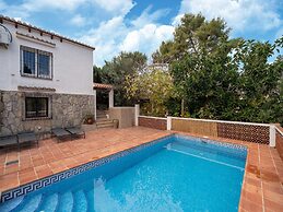 Great Holiday Home in Benissa With Pool