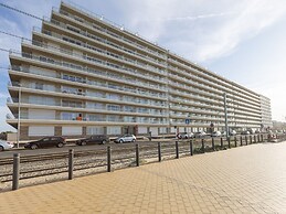 Apartment on the 9th Floor for Family