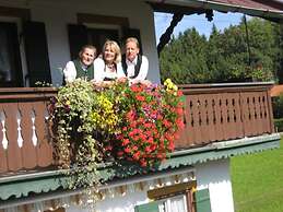 Holiday Apartment Waxenstein