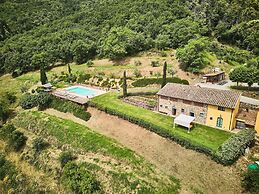 Tranquil Chianti Escape for 4
