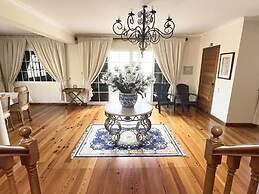 Quinta Martin Modern Retreat