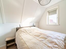 Modern Holiday Home in Scherpenisse With Sauna