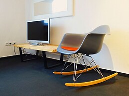 Christel Modern Retreat