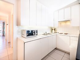 Apartment in Oostduinkerke With Garage