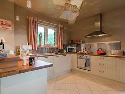 Luxury Holiday Home With Private Garden