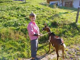 Tasteful Apartment in Elzach-yach