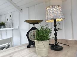 Hein Muck Modern Retreat
