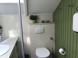 Hein Muck Modern Retreat