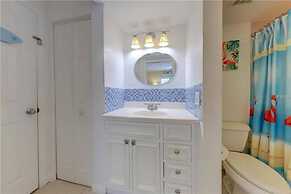 2 Bedroom Waterfront Pool Side!