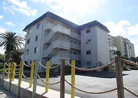 2 Bedroom Waterfront Pool Side!