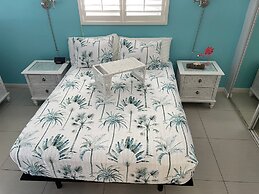 2 Bedroom Waterfront Pool Side!