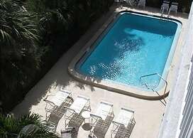 2 Bedroom Waterfront Pool Side!