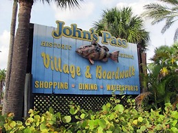 2 Bedroom Waterfront Pool Side!