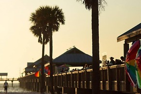 2 Bedroom Waterfront Pool Side!