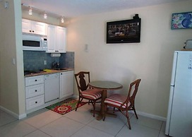 2 Bedroom Waterfront Pool Side!