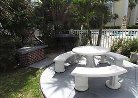 2 Bedroom Waterfront Pool Side!