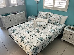 2 Bedroom Waterfront Pool Side!